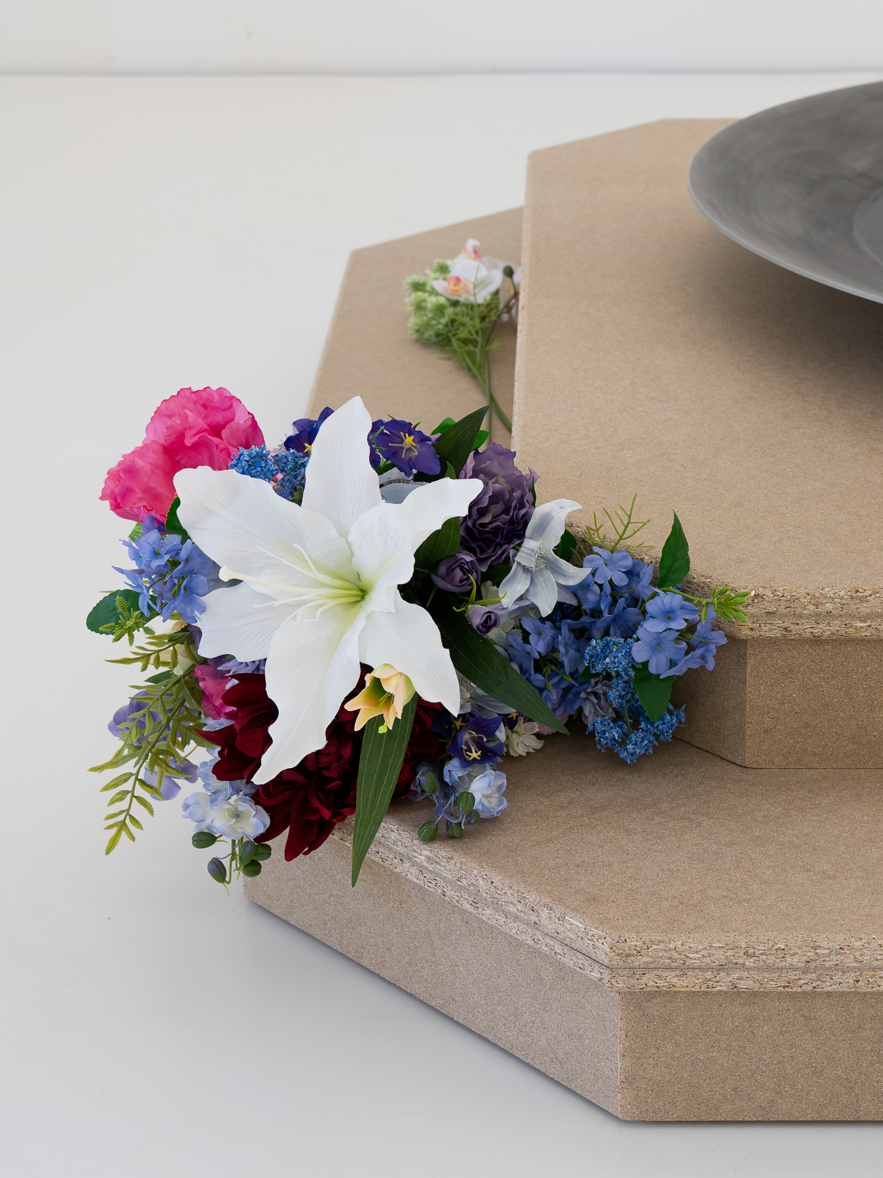 fig9 – Clemens Tschurtschenthaler; fontana (Rausch); 2025; Kunstraum Remise, Bludenz (AT); exhibition view ©christa-engstler.at